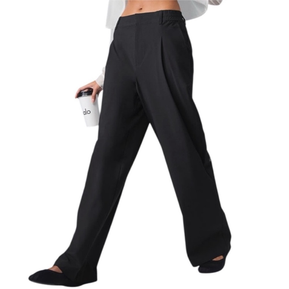 NWT Alo Yoga High-Waist Pursuit Trouser size Small in Black